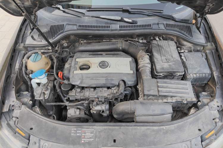 Used Skoda Superb 2013 1.8TSI Automatic Yashi Edition Engine Bay