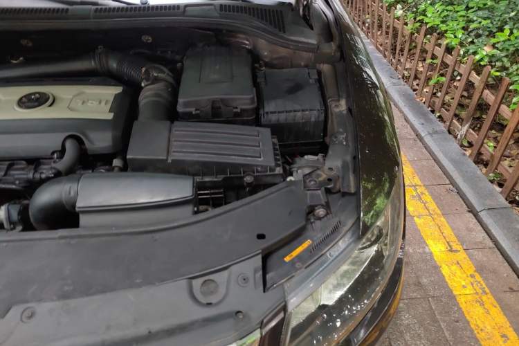 Used Skoda Superb 2013 1.8TSI Automatic Yashi Edition Engine Bay Left