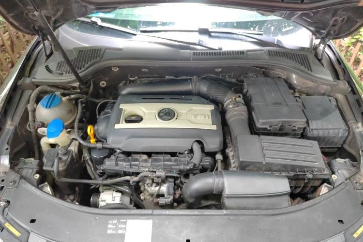 Used Skoda Superb 2013 1.8TSI Automatic Yashi Edition Engine Bay