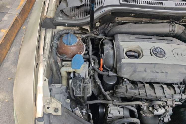 Used Skoda Superb 2013 1.8TSI Automatic MingShi Edition Engine Bay Right