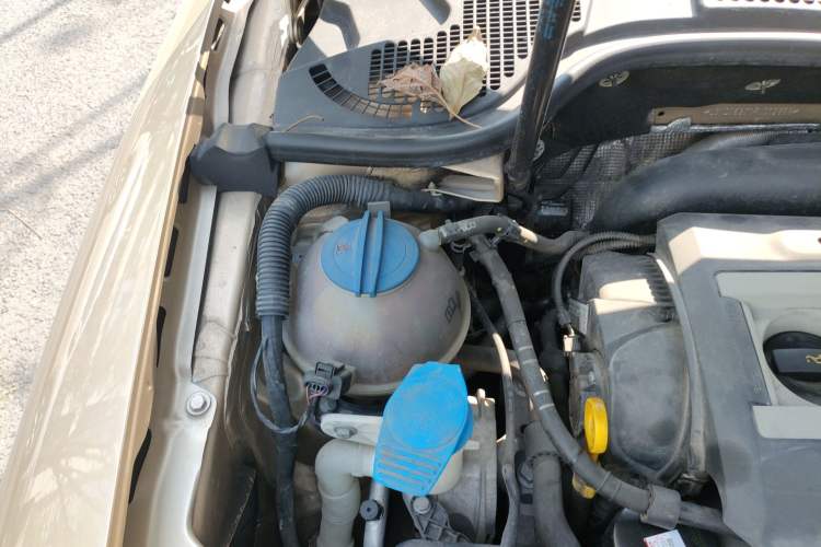 Used Skoda Superb 2013 1.8TSI Automatic Yashi Edition Engine Bay Right