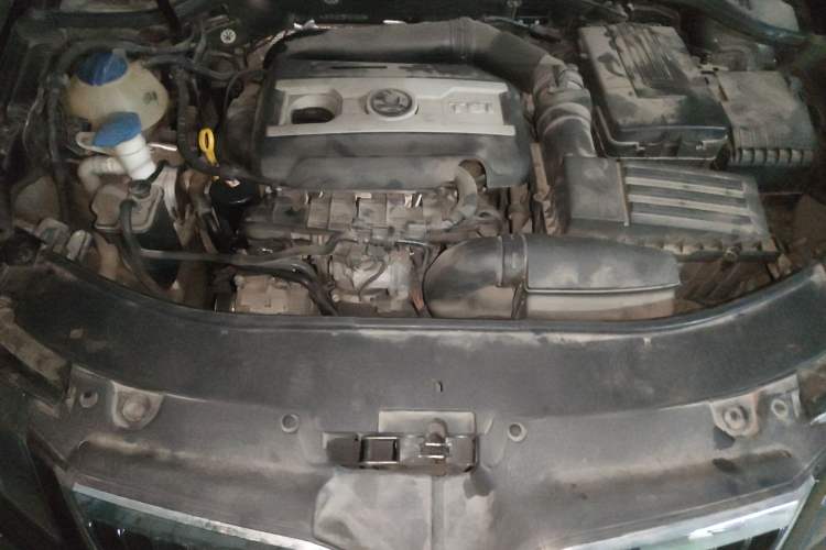 Used Skoda Superb 2013 1.8TSI Automatic MingShi Edition Engine Bay