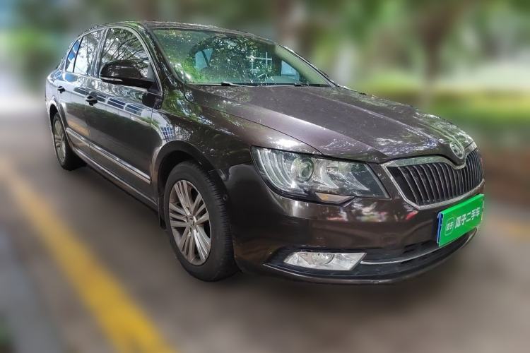Used Skoda Superb 2013 1.8TSI Automatic Yashi Edition Front Right 45 Deg