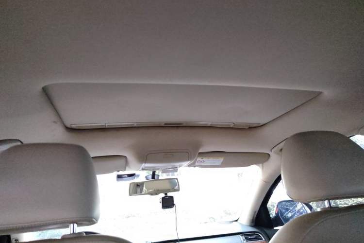 Used Skoda Superb 2013 1.8TSI Automatic Yashi Edition Headliner