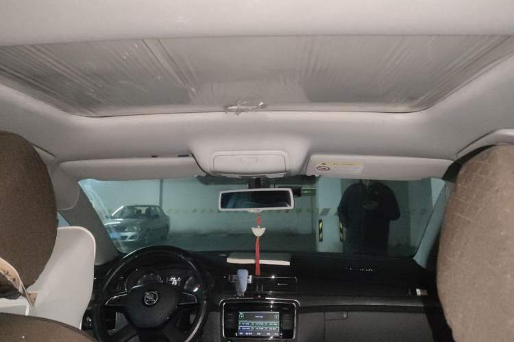 Used Skoda Superb 2013 1.8TSI Automatic MingShi Edition Headliner