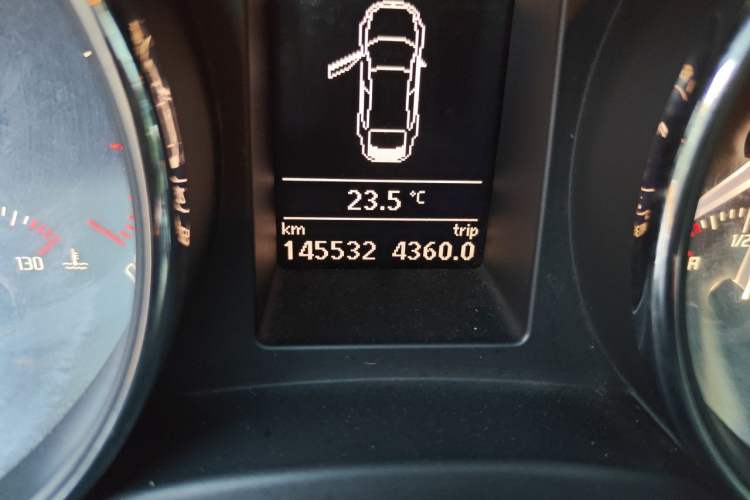 Used Skoda Superb 2013 1.8TSI Automatic Yashi Edition Odometer Close Up