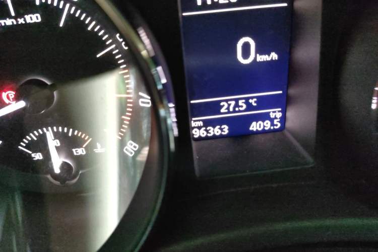 Used Skoda Superb 2013 1.8TSI Automatic Yashi Edition Odometer Close Up