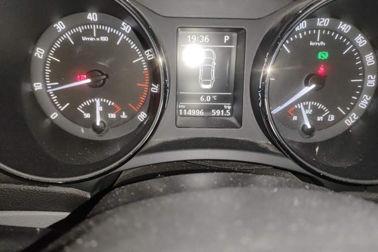 Used Skoda Superb 2013 1.8TSI Automatic MingShi Edition Odometer Close Up