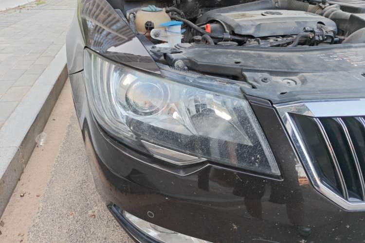 Used Skoda Superb 2013 1.8TSI Automatic Yashi Edition Right Front Headlight