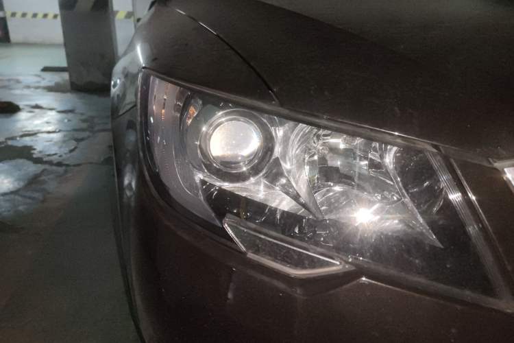 Used Skoda Superb 2013 1.8TSI Automatic MingShi Edition Right Front Headlight