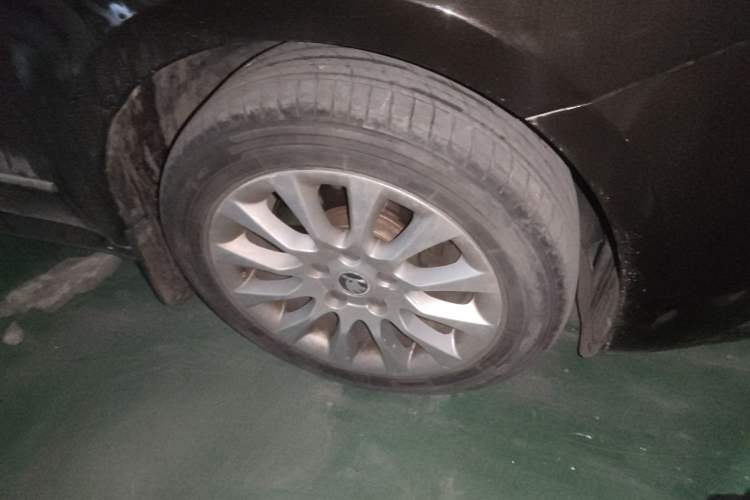 Used Skoda Superb 2013 1.8TSI Automatic MingShi Edition Right Front Wheel Hub