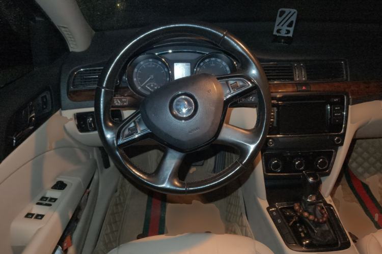 Used Skoda Superb 2013 1.8TSI Automatic MingShi Edition Steering Wheel