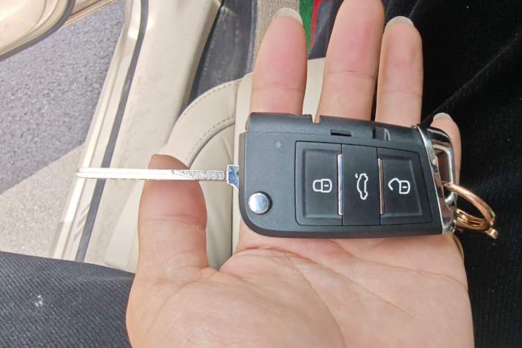 Used Skoda Superb 2013 1.8TSI Automatic MingShi Edition Vehicle Key