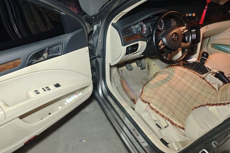 Used Skoda Superb 2013 1.8 TSI Manual MingShi Edition Driver Seat