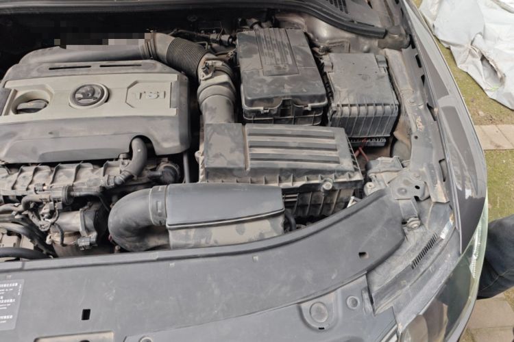 Used Skoda Superb 2013 1.8TSI Automatic Yashi Edition Engine Bay Left