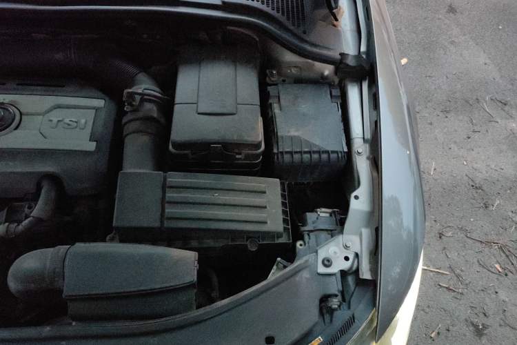 Used Skoda Superb 2013 1.8 TSI Manual MingShi Edition Engine Bay Left