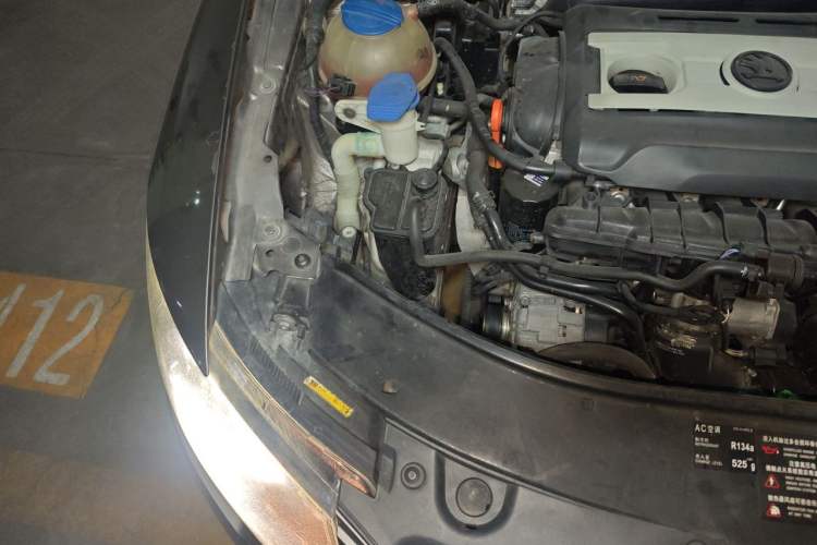 Used Skoda Superb 2013 1.8 TSI Manual MingShi Edition Engine Bay Right