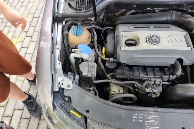 Used Skoda Superb 2013 1.8TSI Automatic MingShi Edition Engine Bay Right