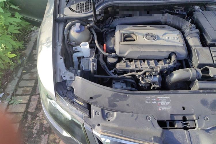 Used Skoda Superb 2013 1.8TSI Automatic MingShi Edition Engine Bay Right