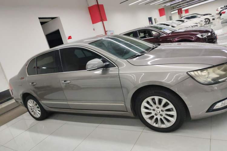 Used Skoda Superb 2013 1.8TSI Automatic MingShi Edition Exterior 2