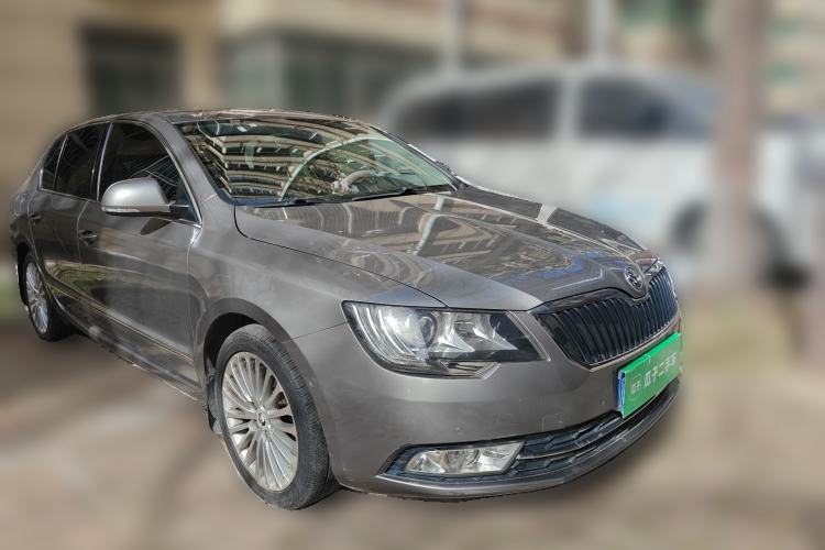 Used Skoda Superb 2013 1.8TSI Automatic Yashi Edition Front Right 45 Deg