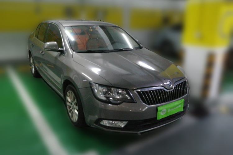 Used Skoda Superb 2013 1.8TSI Automatic MingShi Edition Front Right 45 Deg