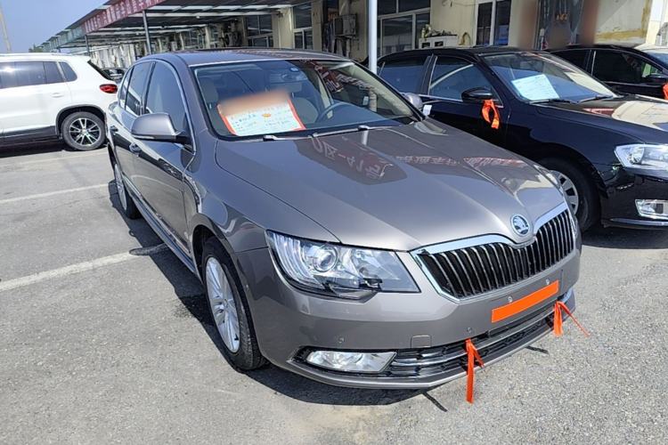 Used Skoda Superb 2013 1.8TSI Automatic Yashi Edition Front Right 45 Deg