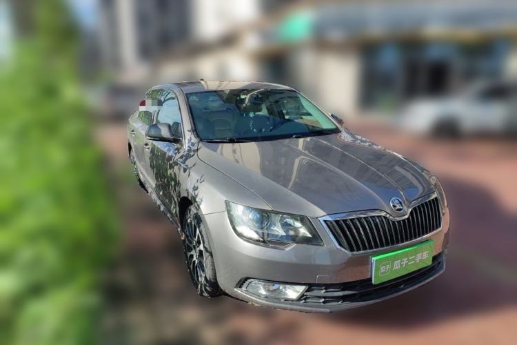 Used Skoda Superb 2013 1.8TSI Automatic MingShi Edition Front Right 45 Deg