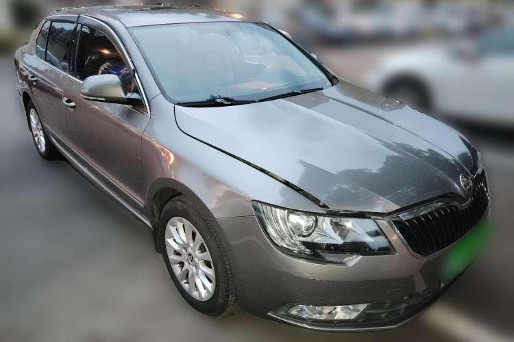 Used Skoda Superb 2013 1.8 TSI Manual MingShi Edition Front Right 45 Deg
