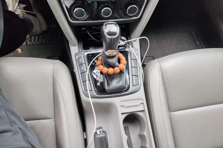 Used Skoda Superb 2013 1.4 TSI DSG Prestige Edition Gear Lever