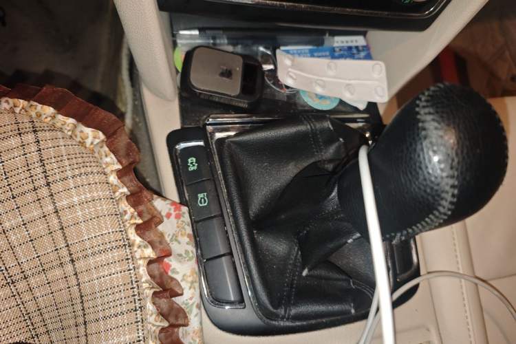 Used Skoda Superb 2013 1.8 TSI Manual MingShi Edition Gear Lever