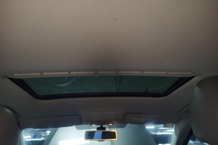 Used Skoda Superb 2013 1.8TSI Automatic Yashi Edition Headliner