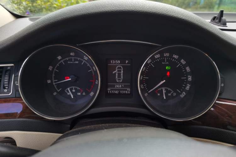 Used Skoda Superb 2013 1.8TSI Automatic MingShi Edition Instrument Cluster