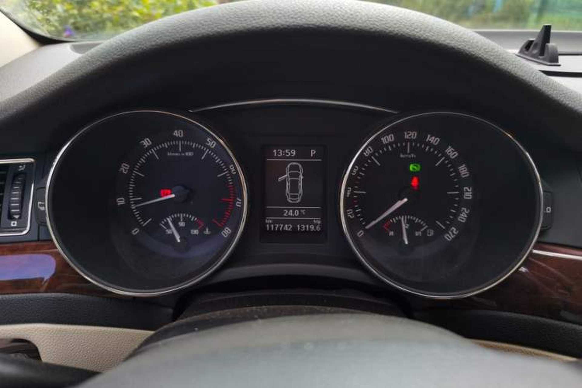 Used Skoda Superb 2013 1.8TSI Automatic MingShi Edition Instrument Cluster