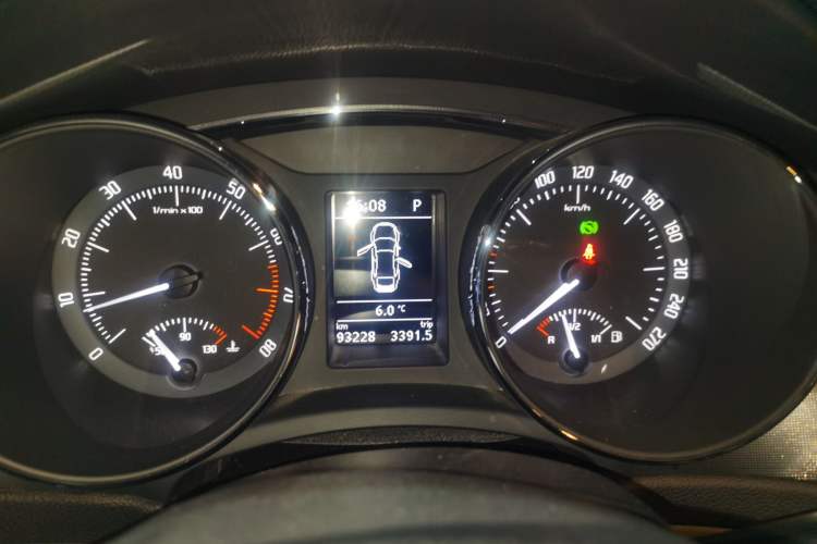 Used Skoda Superb 2013 1.8TSI Automatic Yashi Edition Instrument Cluster