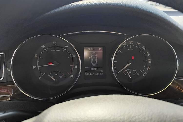 Used Skoda Superb 2013 1.8TSI Automatic Yashi Edition Instrument Cluster