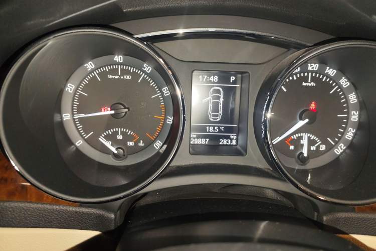 Used Skoda Superb 2013 1.8TSI Automatic MingShi Edition Instrument Cluster