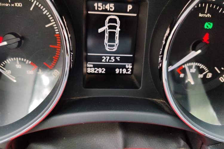 Used Skoda Superb 2013 1.4 TSI DSG Prestige Edition Odometer Close Up