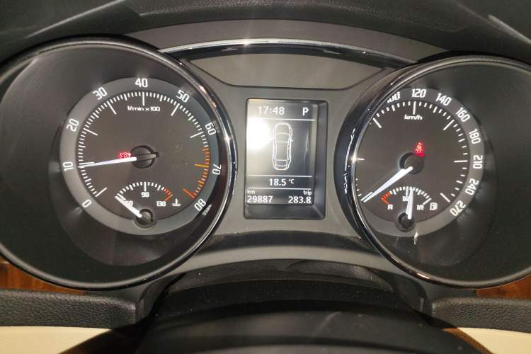 Used Skoda Superb 2013 1.8TSI Automatic MingShi Edition Odometer Close Up