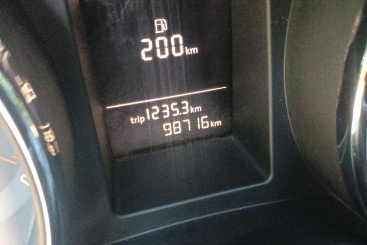 Used Skoda Superb 2013 1.4TSI DSG Sport Edition Odometer Close Up