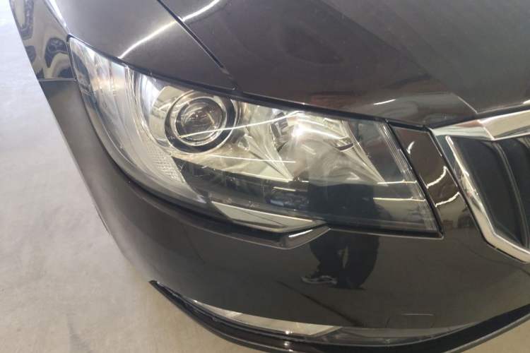Used Skoda Superb 2013 1.4TSI DSG Sport Edition Right Front Headlight