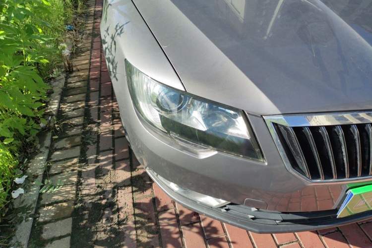 Used Skoda Superb 2013 1.8TSI Automatic MingShi Edition Right Front Headlight