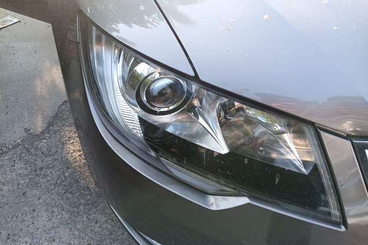 Used Skoda Superb 2013 1.4TSI DSG Sport Edition Right Front Headlight