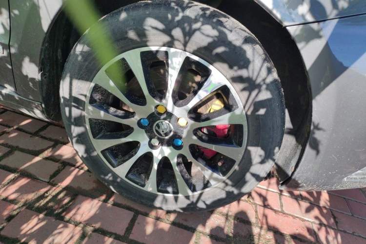 Used Skoda Superb 2013 1.8TSI Automatic MingShi Edition Right Front Wheel Hub