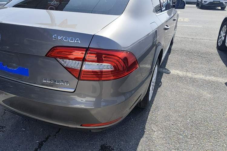Used Skoda Superb 2013 1.8TSI Automatic Yashi Edition Right Rear Taillight