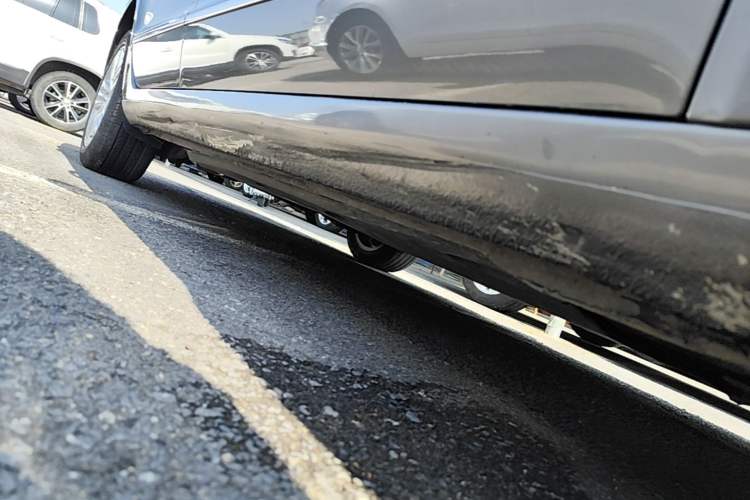 Used Skoda Superb 2013 1.8TSI Automatic Yashi Edition Right Side Sill