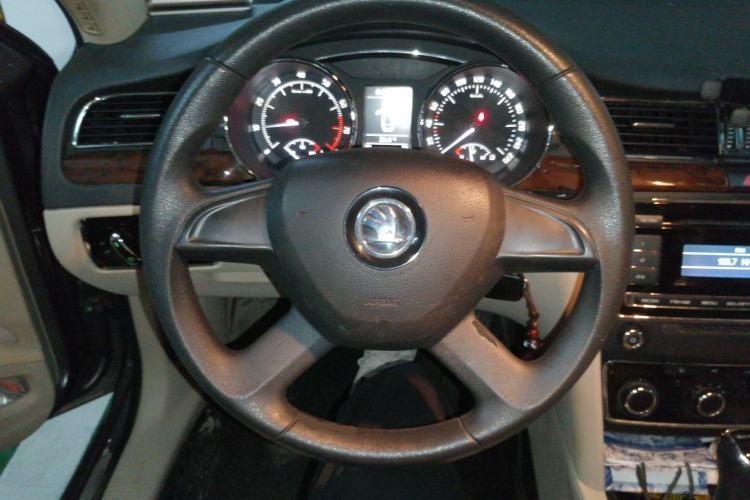 Used Skoda Superb 2013 1.8TSI Automatic MingShi Edition Steering Wheel