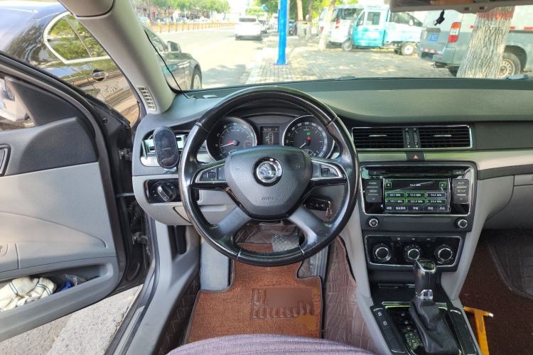 Used Skoda Superb 2013 1.8TSI Automatic MingShi Edition Steering Wheel
