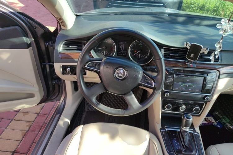 Used Skoda Superb 2013 1.8TSI Automatic MingShi Edition Steering Wheel