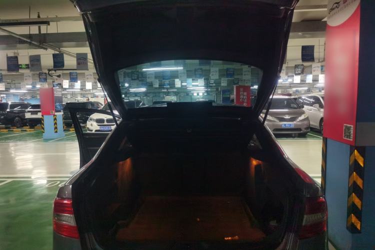 Used Skoda Superb 2013 1.8TSI Automatic Yashi Edition Trunk